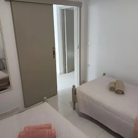 Hibiscus Appartments 1 アパート アファンドウ