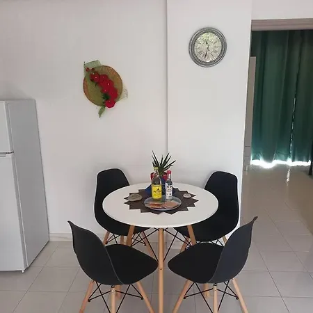Hibiscus Appartments 1 * Afantou