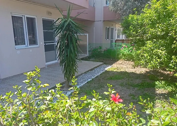 Hibiscus Appartments 1 *